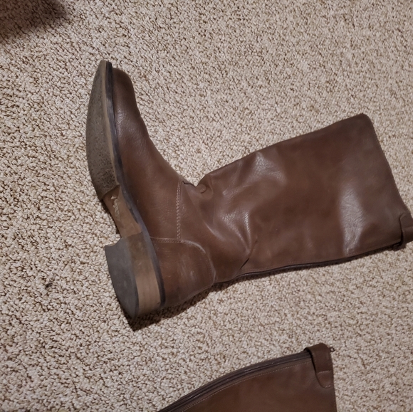π’ Like new Brown faux leather riding inspired boots from browns! - Picture 3 of 14